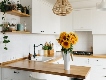 Sonnenblumen in der Vase: Ideen für Deko mit Sonnenblumen Sonnenblumen in der Vase: Ideen für Deko mit Sonnenblumen