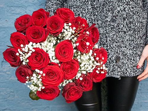 Den 65. Geburtstag mit Blumen feiern